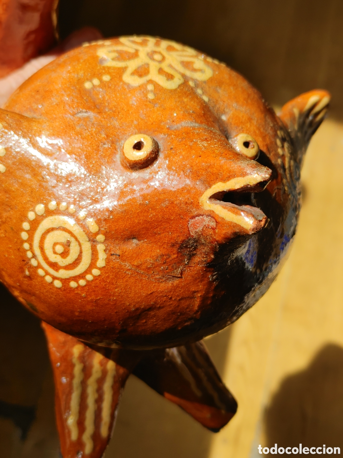 Antig&uuml;edades: Antiguo botijo en ceramica. Con forma de pez. - Foto 8