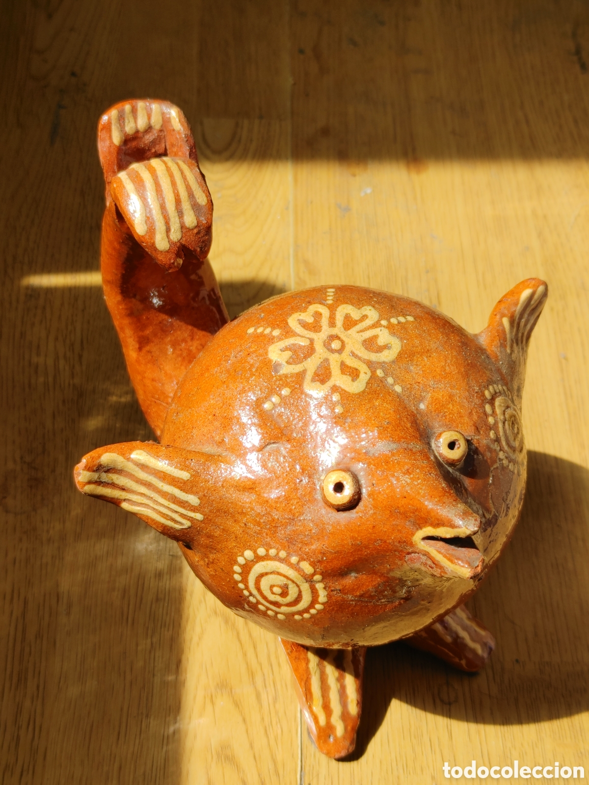 Antig&uuml;edades: Antiguo botijo en ceramica. Con forma de pez. - Foto 9