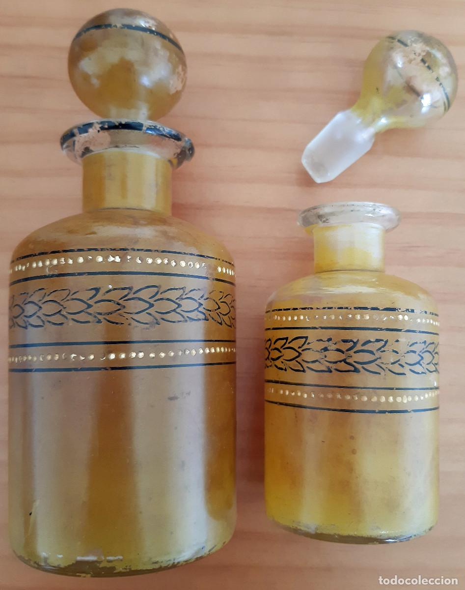 Antig&uuml;edades: DOS BOTELLITAS DE TOCADOR - Foto 2