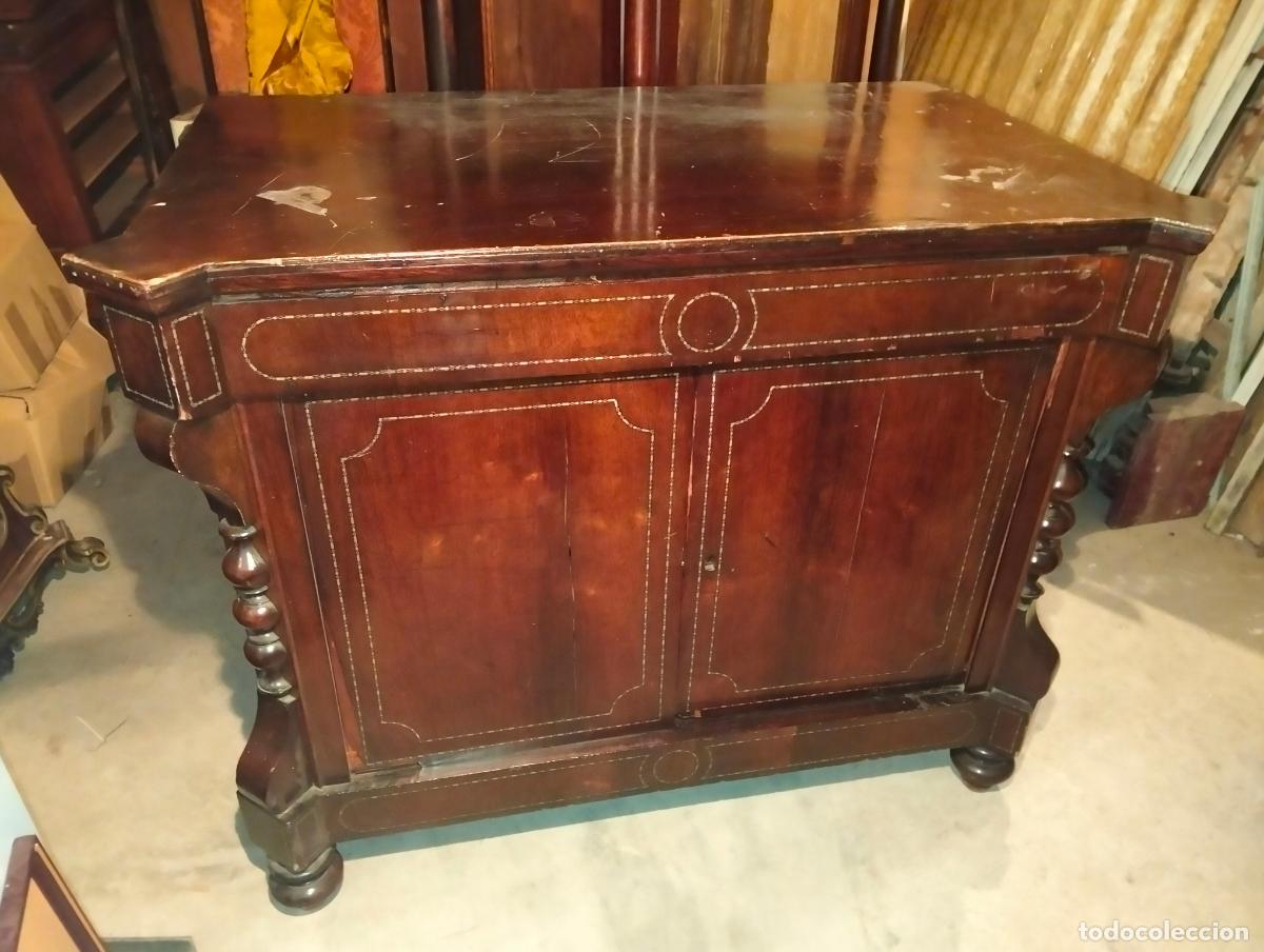 Antig&uuml;edades: C&oacute;moda antigua mueble bajo con puertas de estilo Isabelino marqueter&iacute;a cadeneta de zinc caoba S.XIX