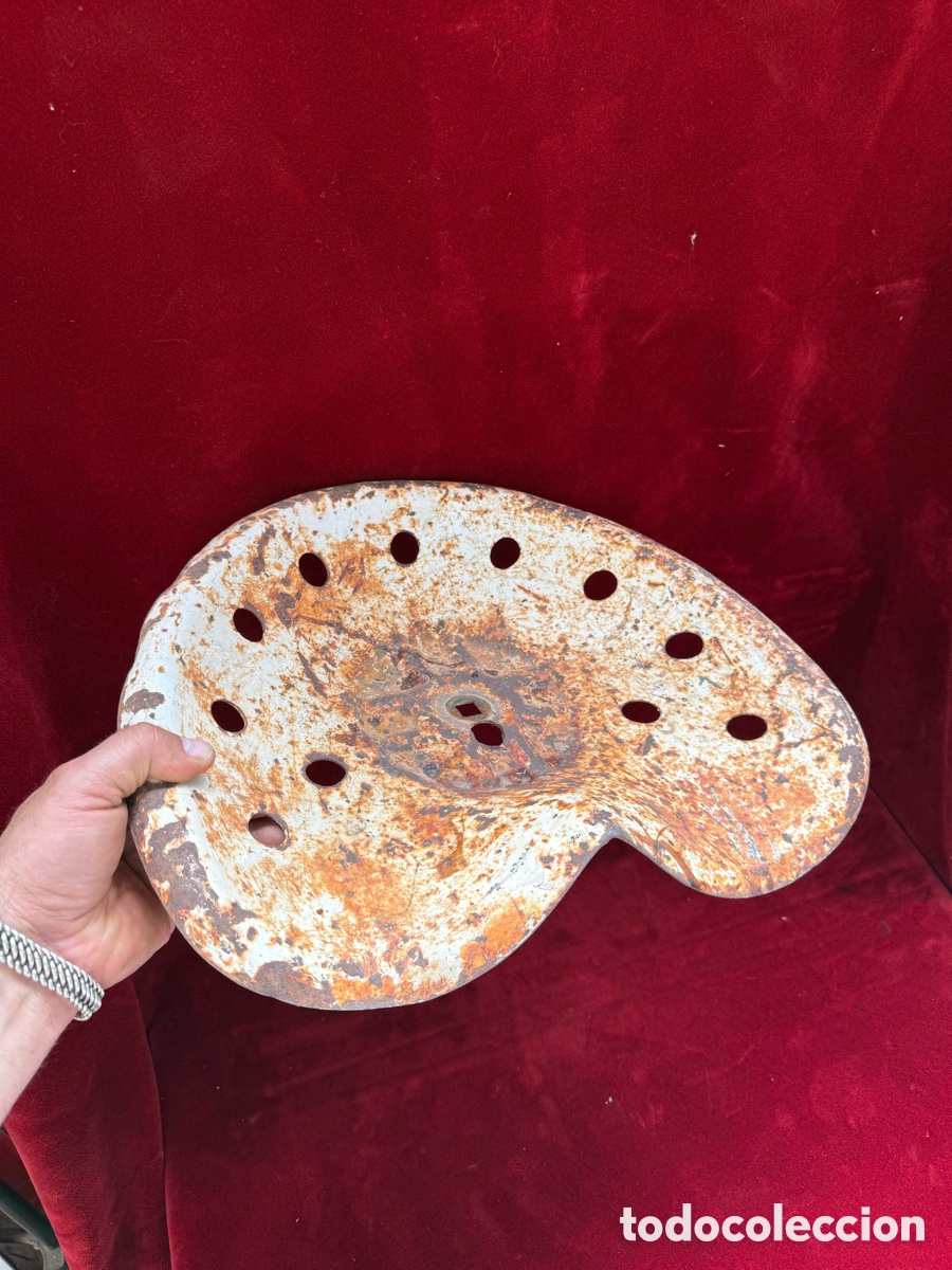 Antig&uuml;edades: Antiguo asiento de tractor,a&ntilde;os 40!ideal hacer silla bar