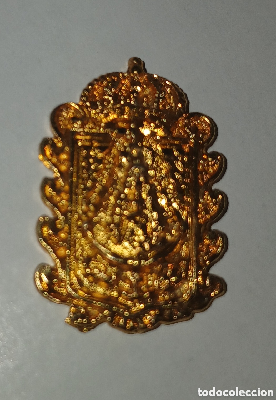 Antig&uuml;edades: INSIGNIA HERMANDAD ROCIO SAN PUERTO REAL CADIZ BA&Ntilde;O ORO 22 KILATES LAMINADO. EL CORREO 1994