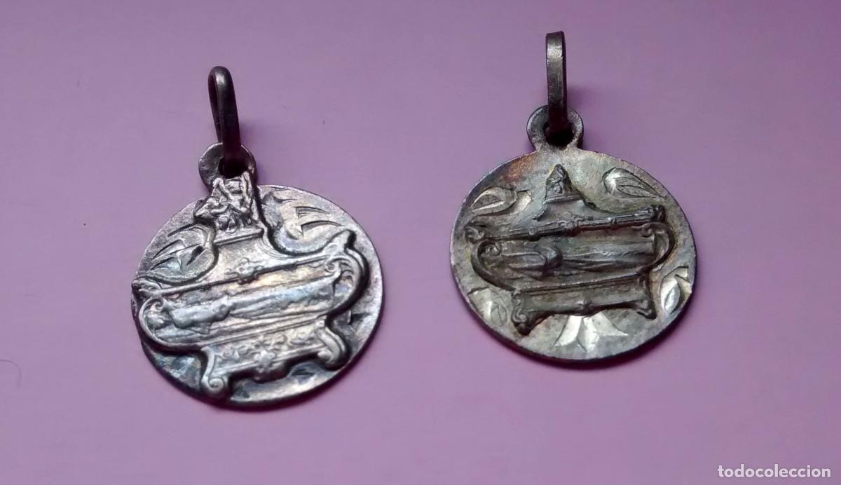 Antig&uuml;edades: DOS MEDALLITAS - RECUERDO DE BENIGANIM - 1,50 X 1,50 CMS. - BUEN ESTADO