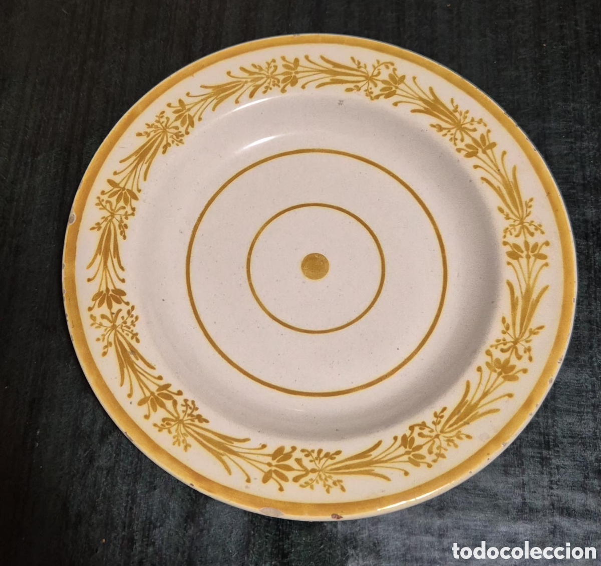 Antig&uuml;edades: PLATO DE ALCORA DE FINALES DEL SIGLO XVIII