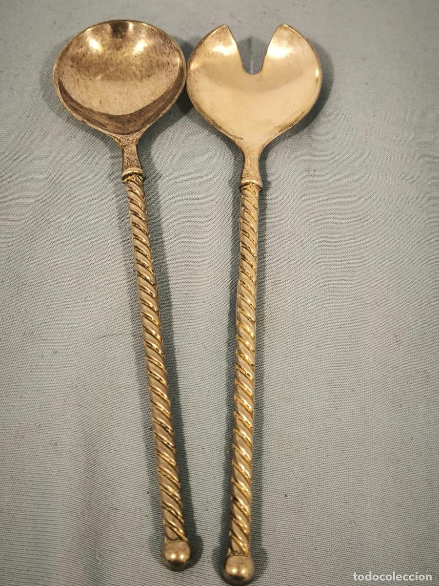 Antig&uuml;edades: Juego De Cubiertos De Servir Met&aacute;licos &ndash; Cuchara Y Tenedor Decorativos Vintage