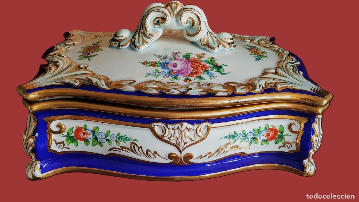 Antig&uuml;edades: Caja de Porcelana. Gran tama&ntilde;o. De firma LYT (Francia)