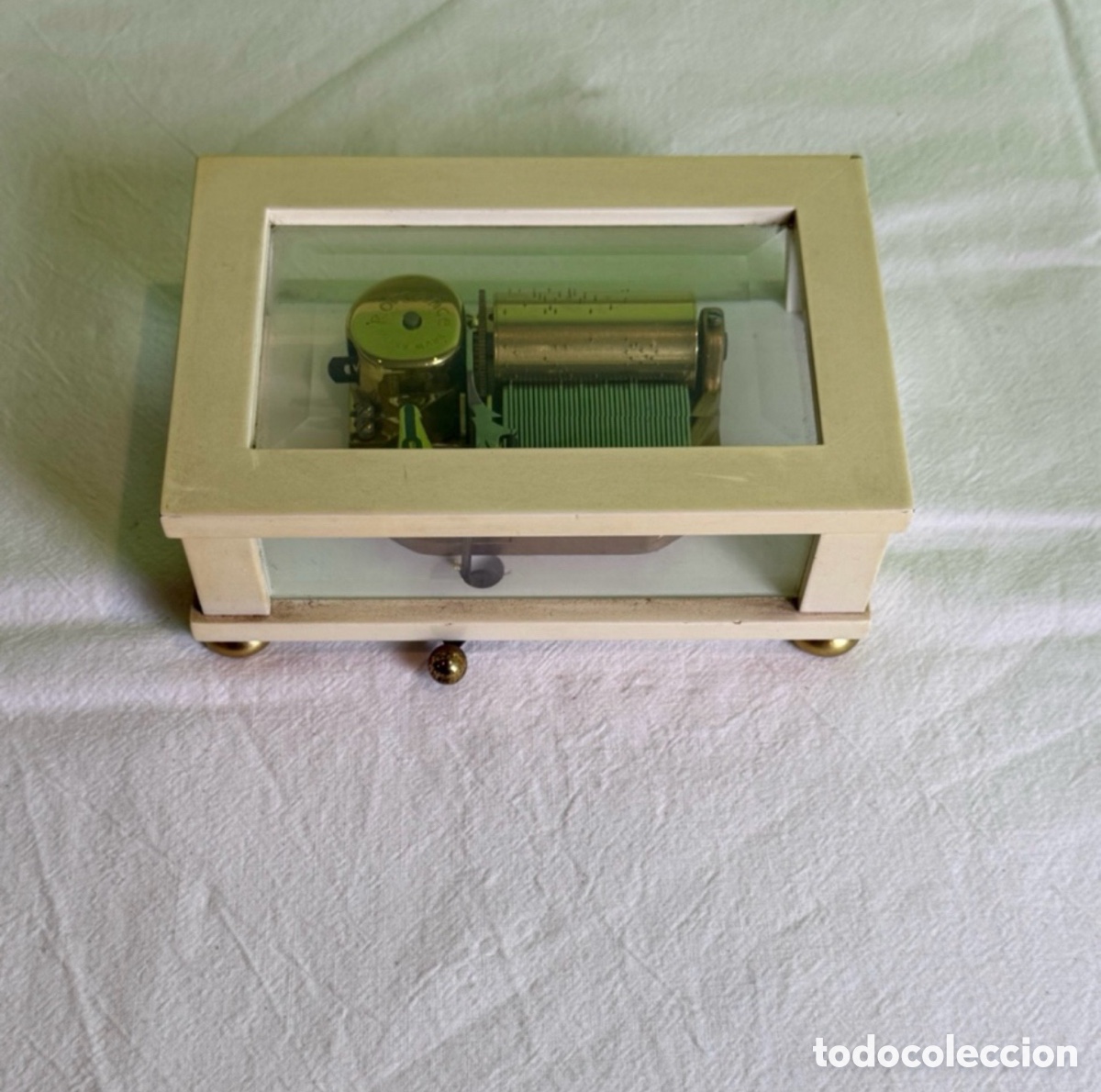 Antiquit&eacute;s: caja de m&uacute;sica suiza vintage Reuge modelo 1692 en excelente estado y funciona miento.