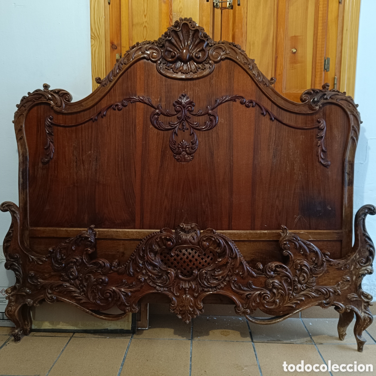 Antig&uuml;edades: Cabecero y piecero de cama Luis XV - Foto 1