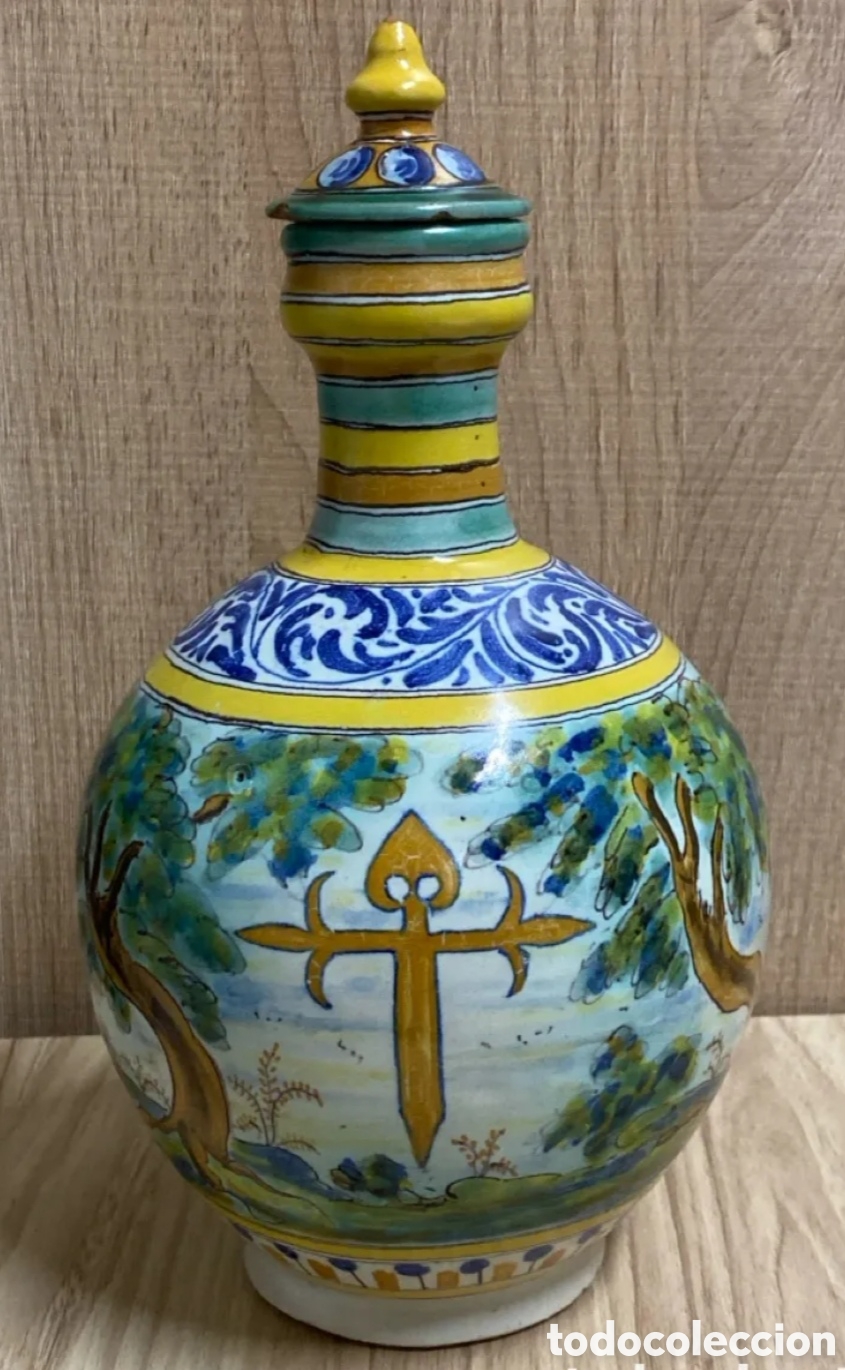 Oggetti Antichi: Cer&aacute;mica Serie pol&iacute;croma motivo her&aacute;ldico Cruz Orden Santiago de Talavera Cantaro Botella Ruiz Luna?