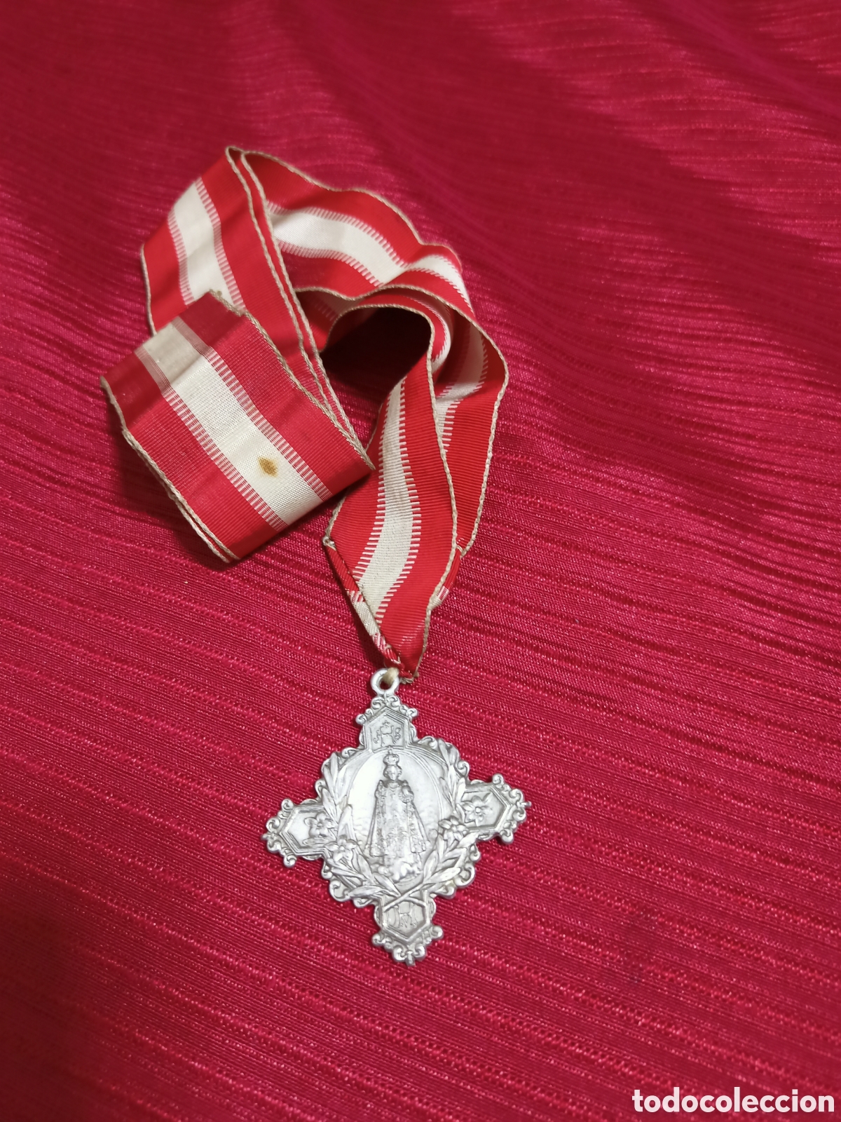 Antig&uuml;edades: Antigua medalla.Ni&ntilde;o Jes&uacute;s de Praga.