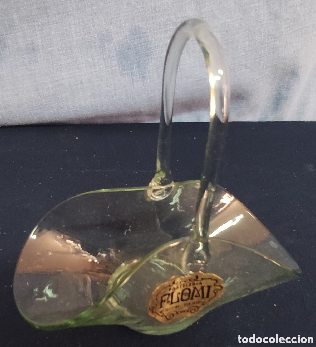 Antig&uuml;edades: Peque&ntilde;a Cesta de cristal - Foto 1