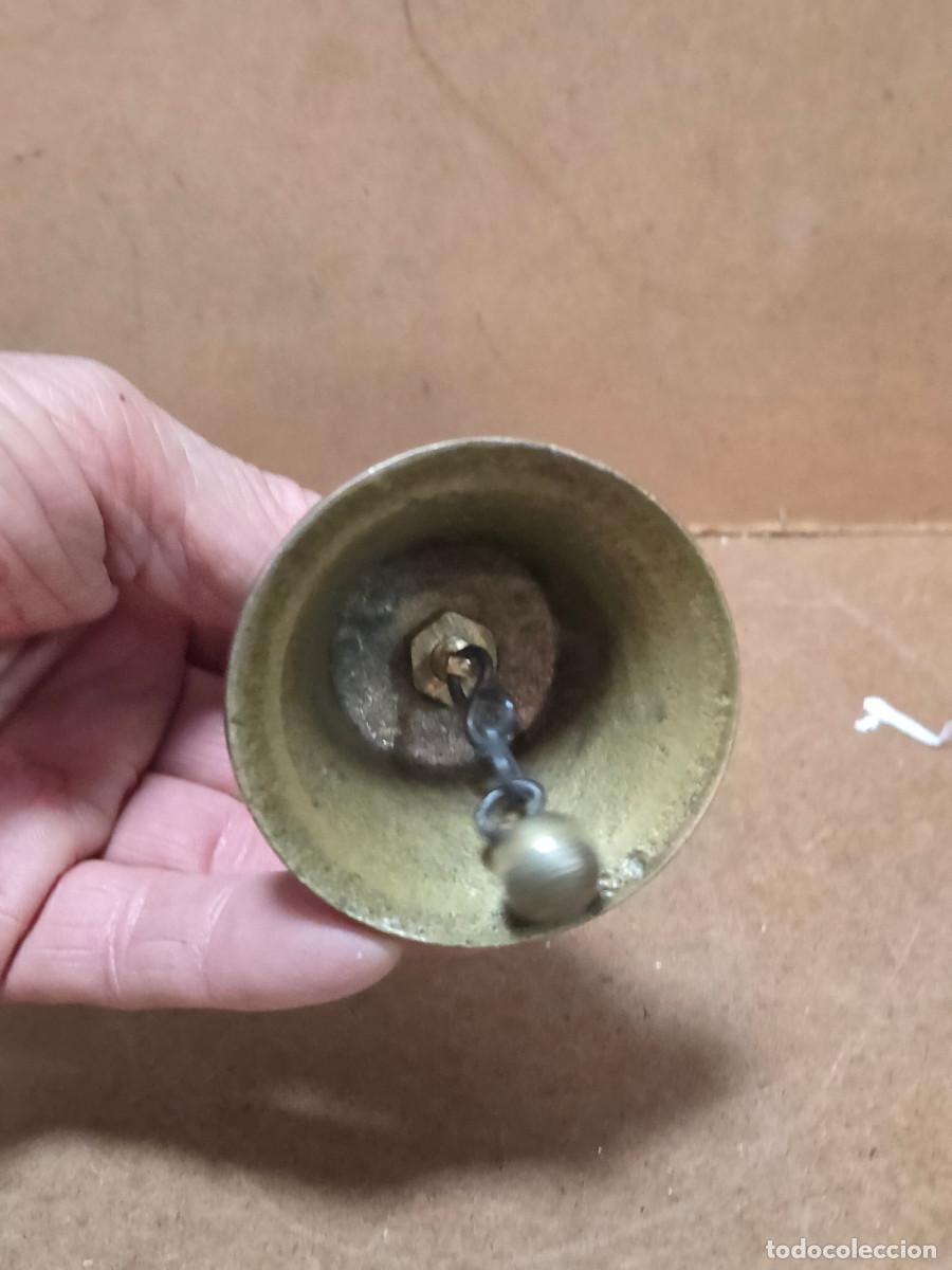 Antig&uuml;edades: campana peque&ntilde;a de bronce - Foto 3