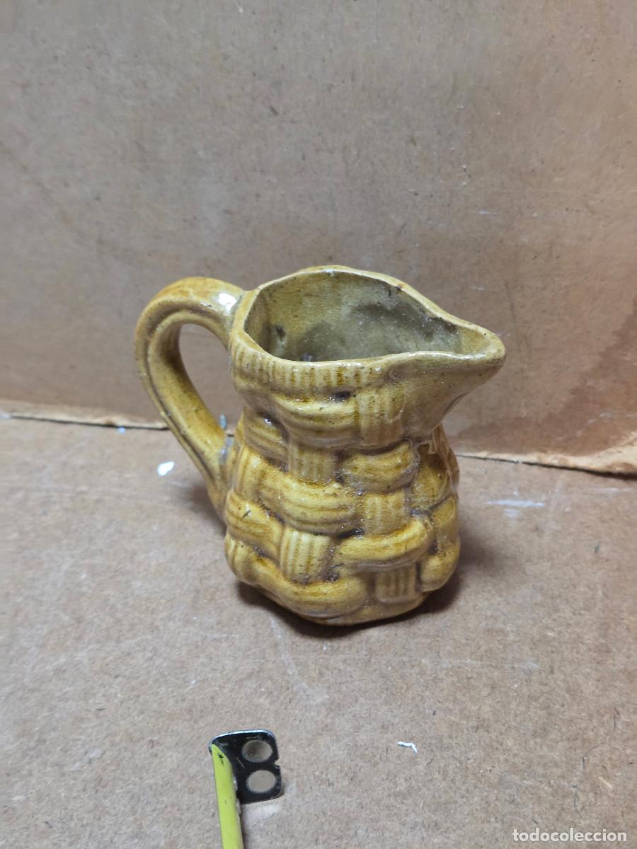 Antig&uuml;edades: mini jarra de ceramica - Foto 1