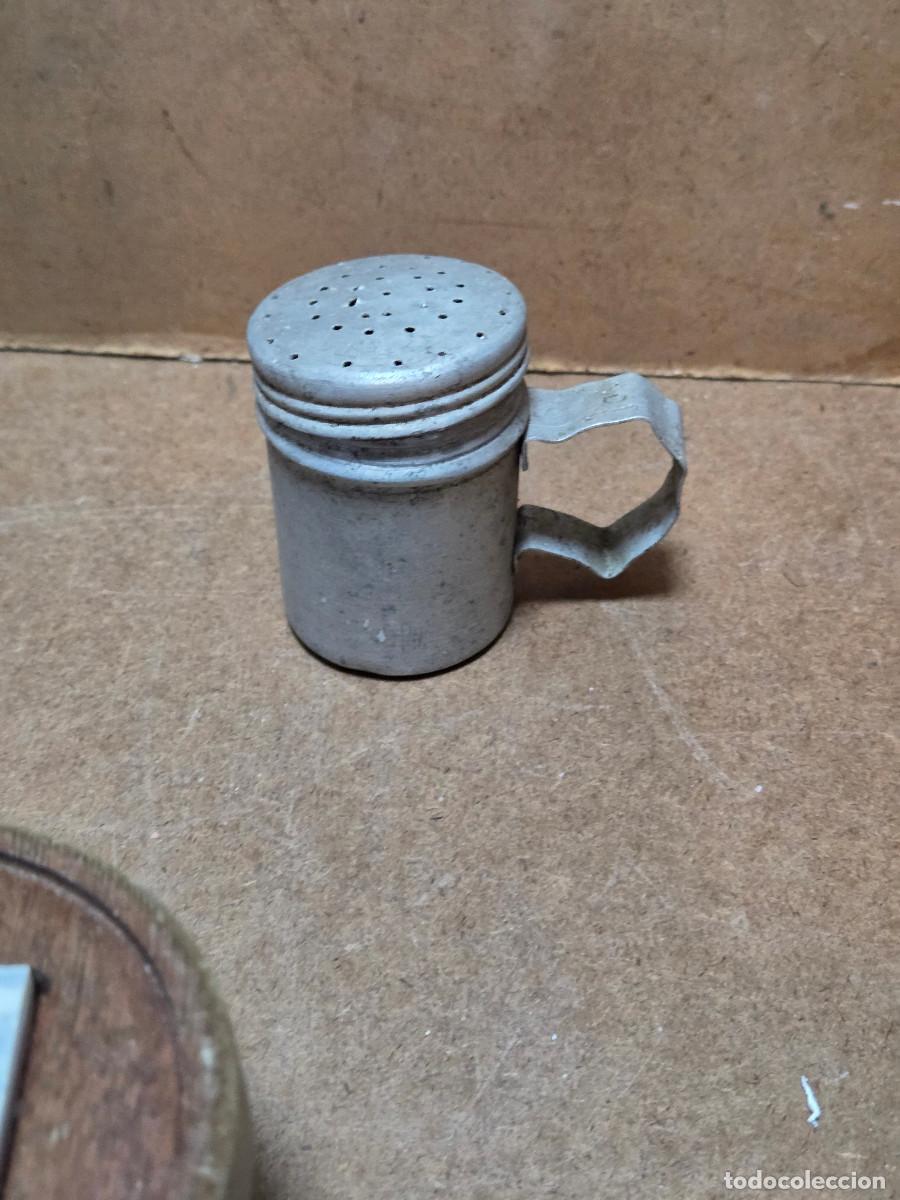 Antig&uuml;edades: mini salero de aluminio antiguo - Foto 1