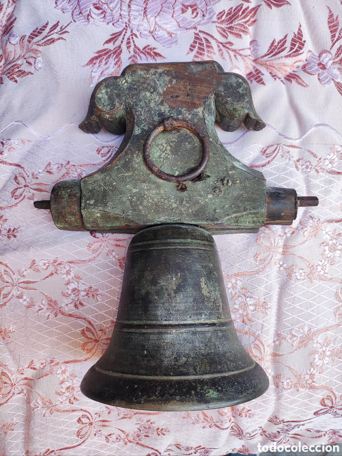 Antig&uuml;edades: CAMPANA ANTIGUA DE BRONCE, CON SU CABEZAL