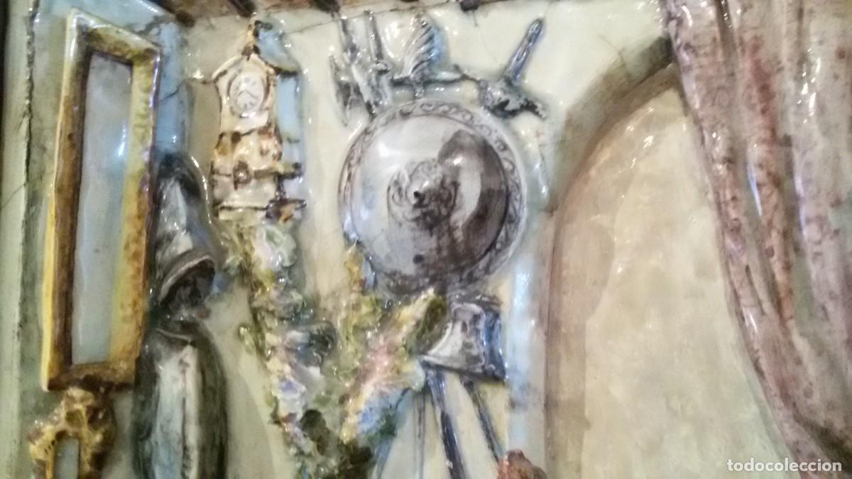Antig&uuml;edades: Cuadro de cer&aacute;mica en relieve - Foto 7