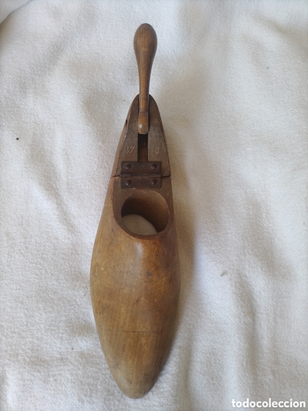 Antig&uuml;edades: Antigua horma de zapatos madera.