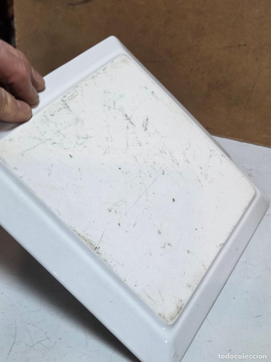 Antig&uuml;edades: bandeja cuadrada de ceramica - Foto 3