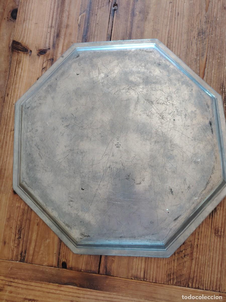 Antig&uuml;edades: Bandeja de esta&ntilde;o franc&eacute;s - Foto 2