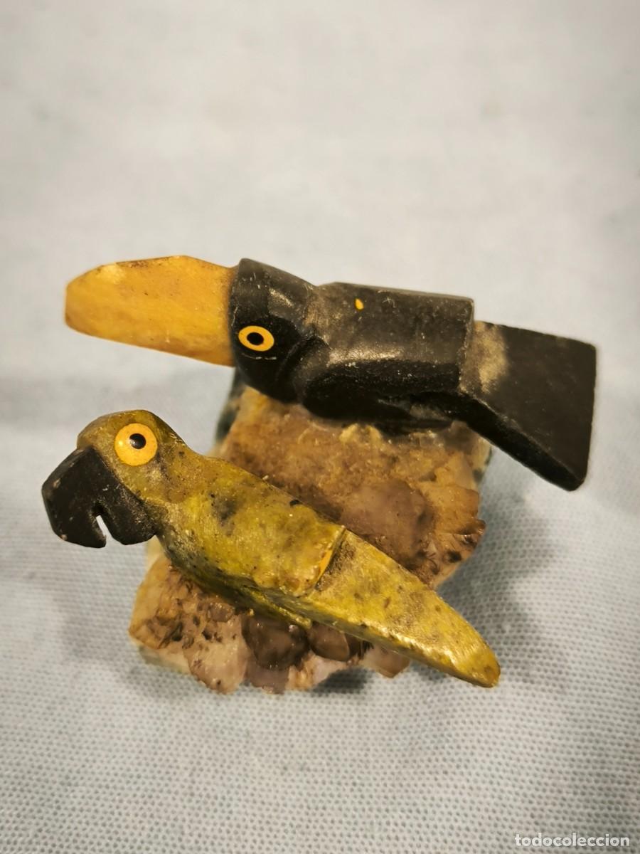 Antig&uuml;edades: Figura De Aves Ex&oacute;ticas En Mineral Sobre Base Mineral &ndash; Pieza Artesanal &Uacute;nica