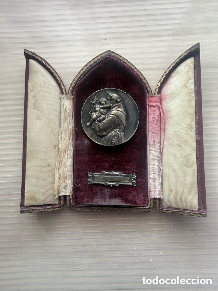 Antig&uuml;edades: medalla antigua de San Antonio de Padua