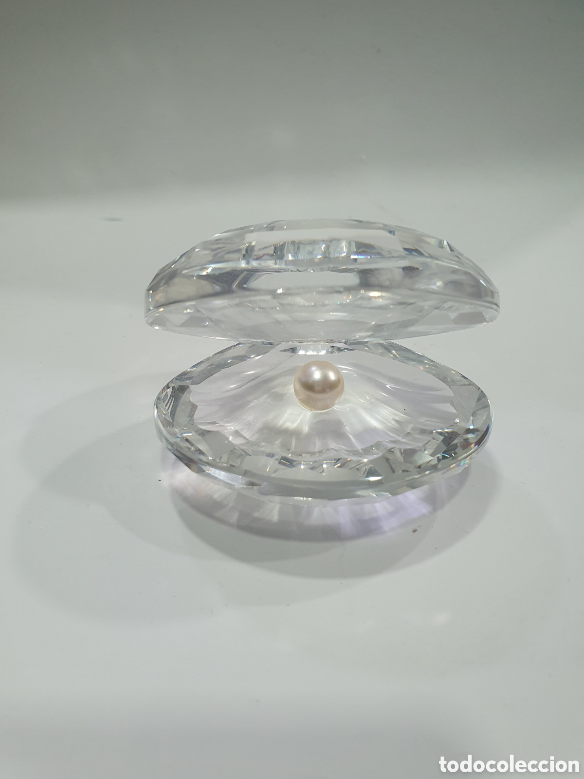 Antiquit&auml;ten: SALIDA 0.01&euro;. Concha en cristal de Swarovski. (L99)