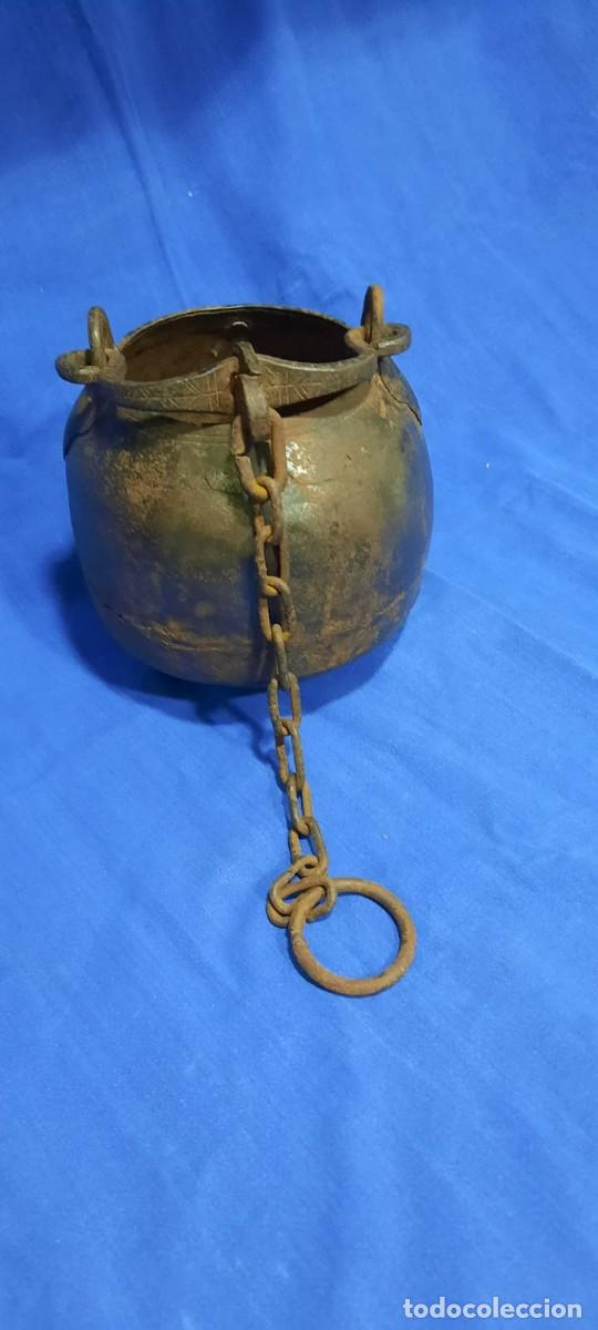 Antig&uuml;edades: MUY ANTIGUA OLLA DE HIERRO - Foto 6