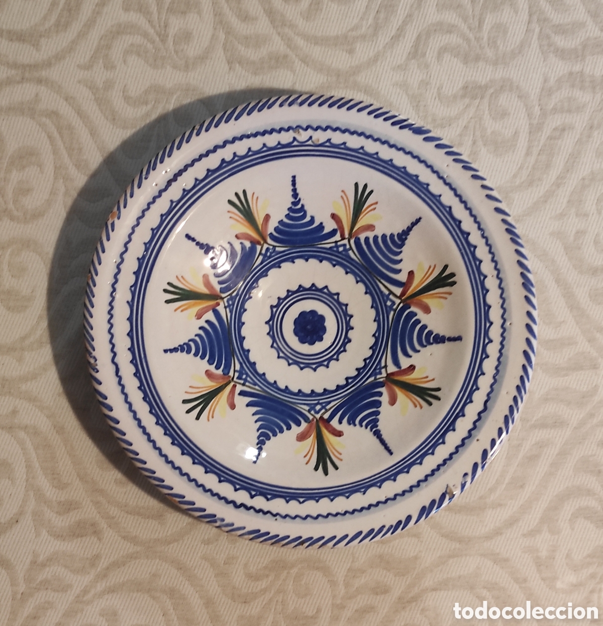 Antig&uuml;edades: ANTIGUO PLATO DE CER&Aacute;MICA PUENTE DEL ARZOBISPO - DI&Aacute;METRO 27,5 cm.