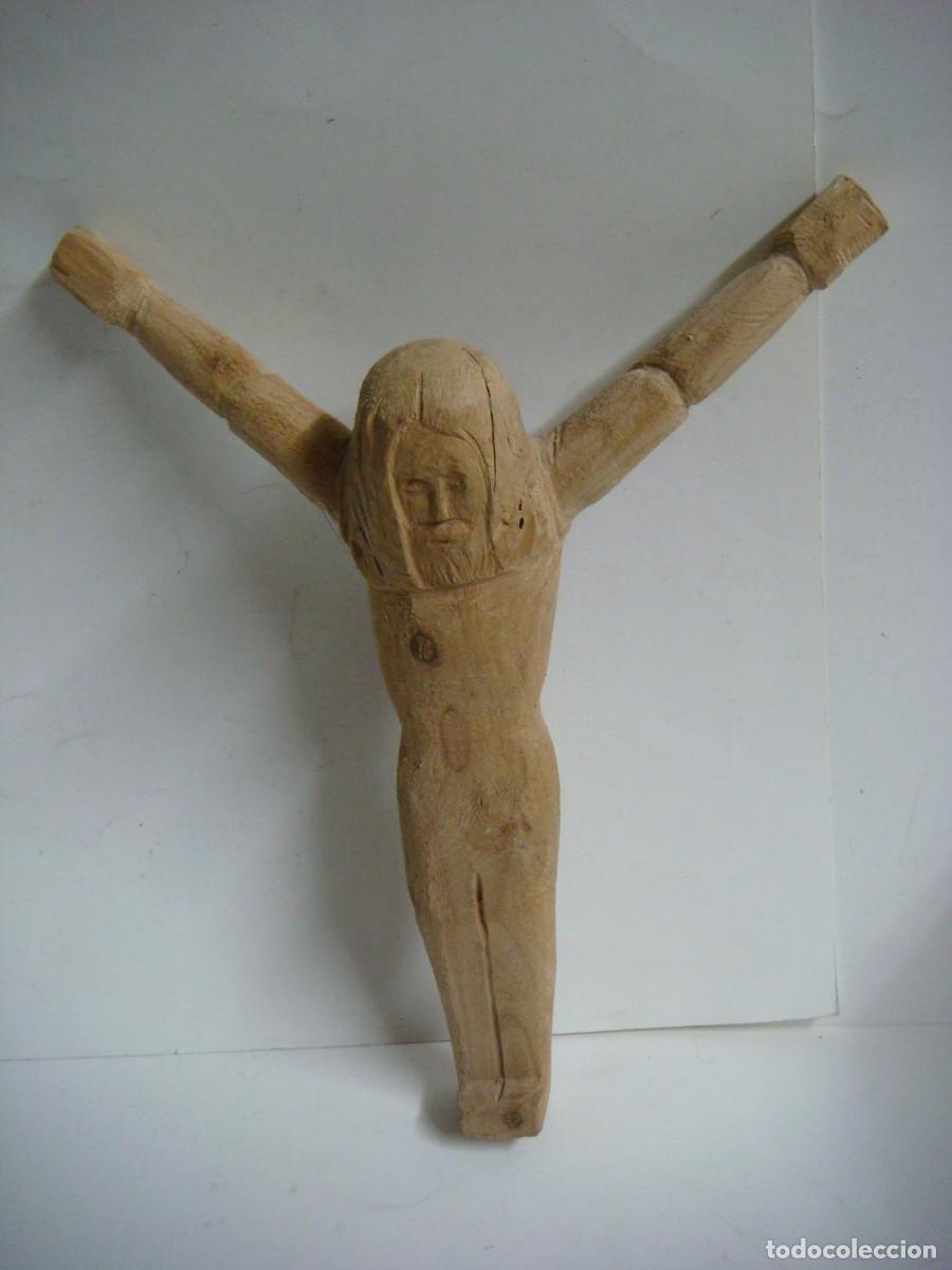 Antig&uuml;edades: FIGURA DE CRISTO TALLADO EN MADERA-(&)