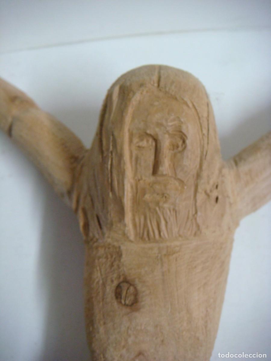 Antig&uuml;edades: FIGURA DE CRISTO TALLADO EN MADERA-(&) - Foto 3