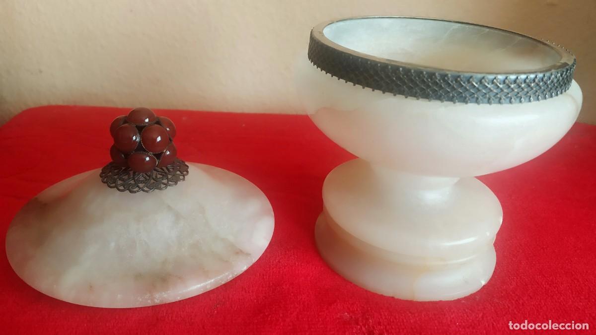 Antig&uuml;edades: Cuenco con tapa Alabastro Blanco. - Foto 2