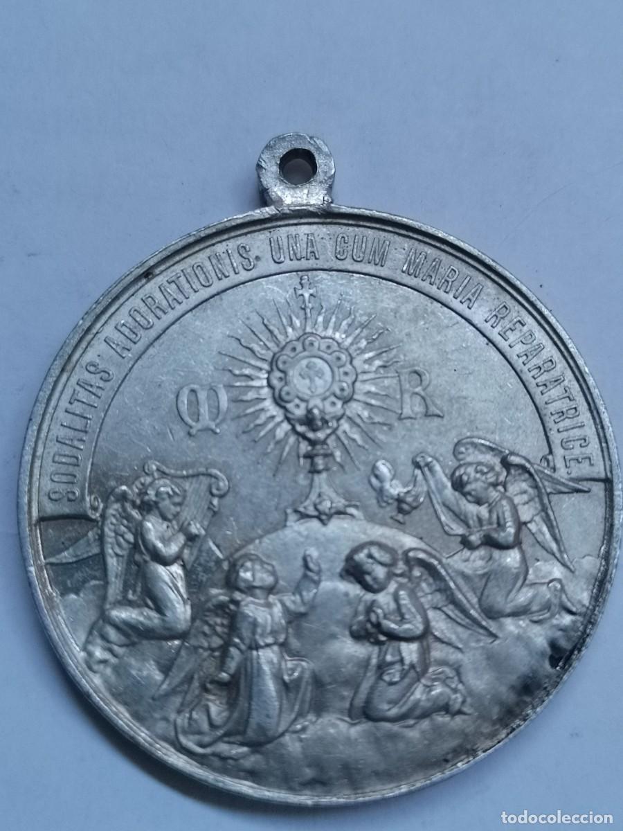 Antig&uuml;edades: Medalla Virgen Reparadora - Foto 2