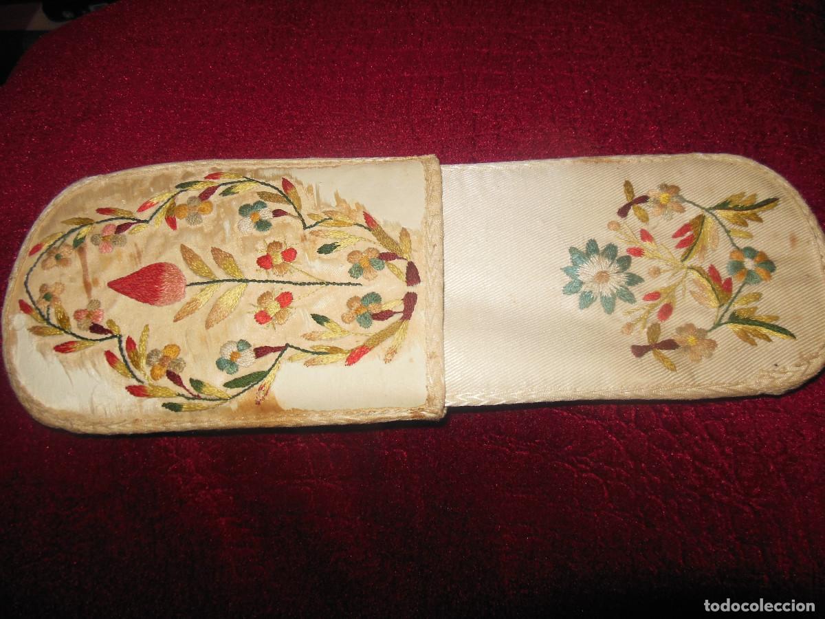 Antiquit&auml;ten: FUNDA PARA GAFAS SIGLO XIX BORDADO TELA