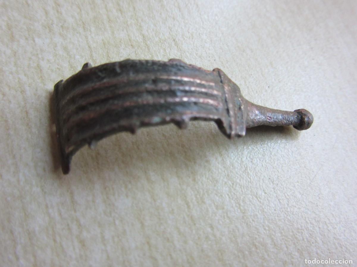 Oggetti Antichi: Arco de f&iacute;bula de Bronce &Eacute;poca romana Medidas 3,4 cm