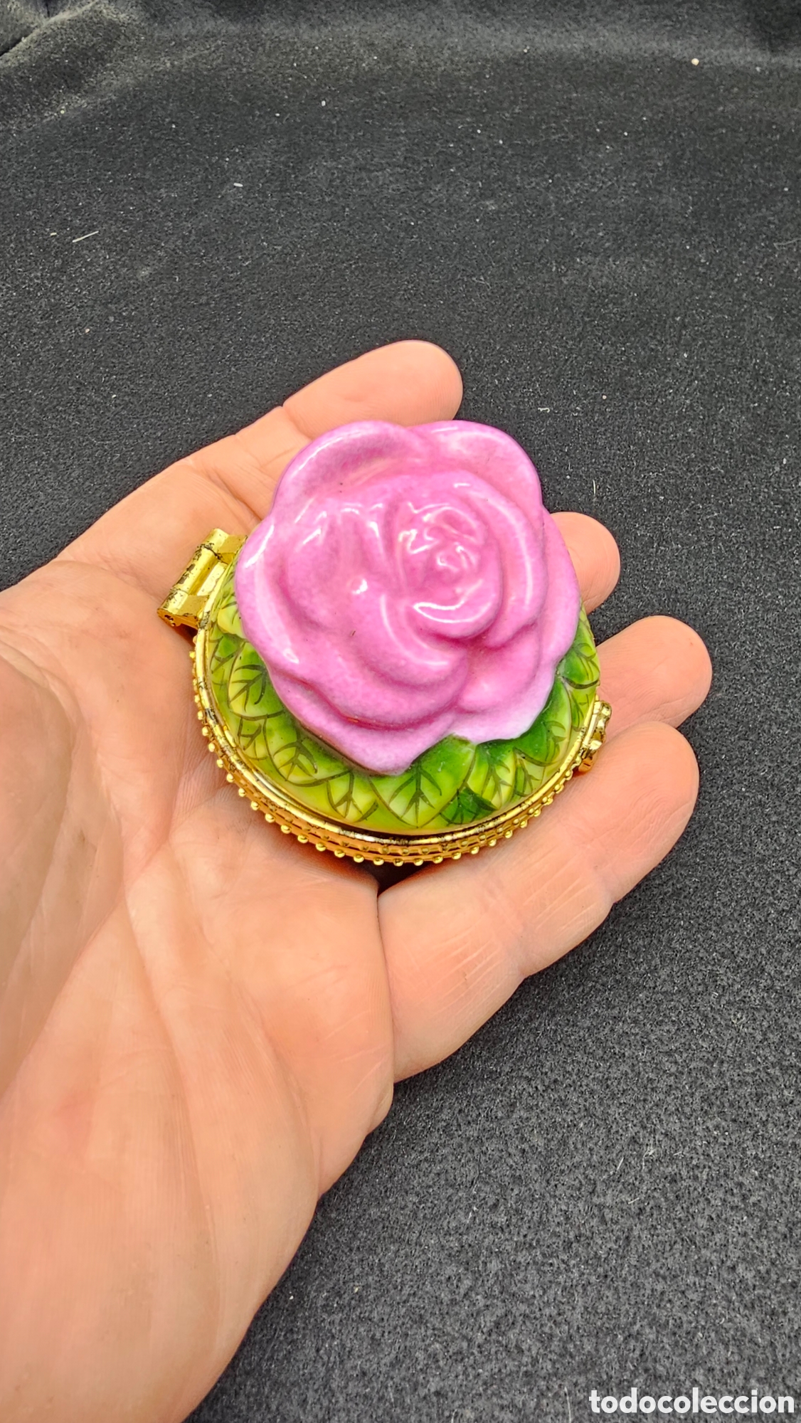 Antig&uuml;edades: Cajita de colecci&oacute;n antigua