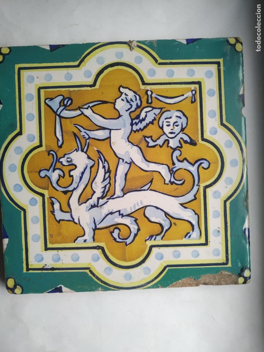Antig&uuml;edades: Azulejo de Onda ( Castell&oacute;n) con &Aacute;ngel sobre animal fant&aacute;stico S. XIX