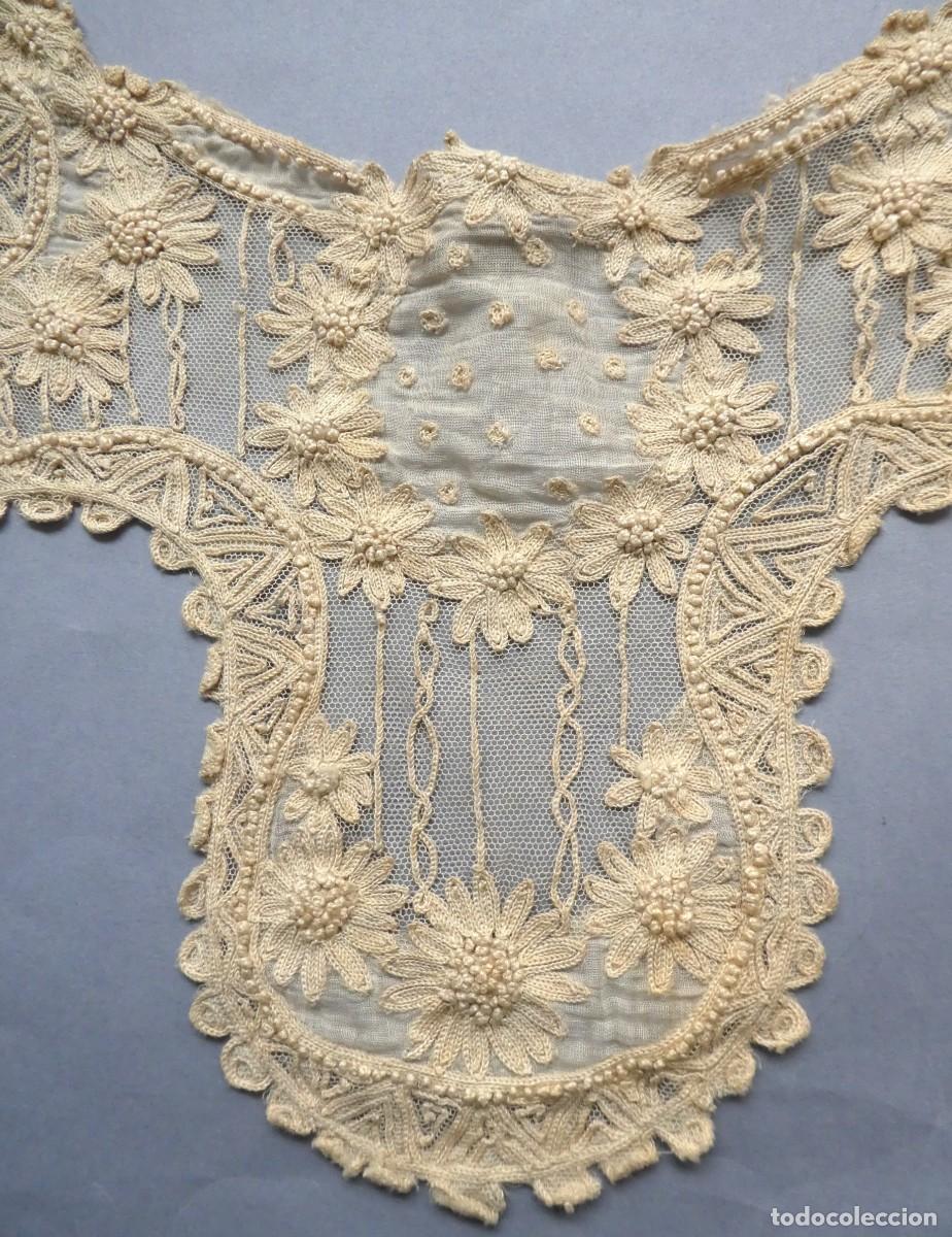 Antig&uuml;edades: ANTIGUA PECHERA DE ENCAJE S. XIX