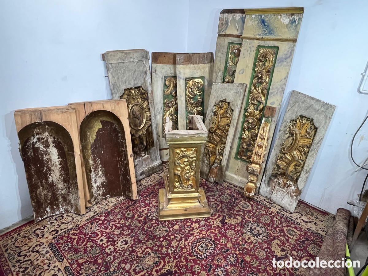 Antig&uuml;edades: Lote de restos de retablo en madera tallada y policromada S.XVIII