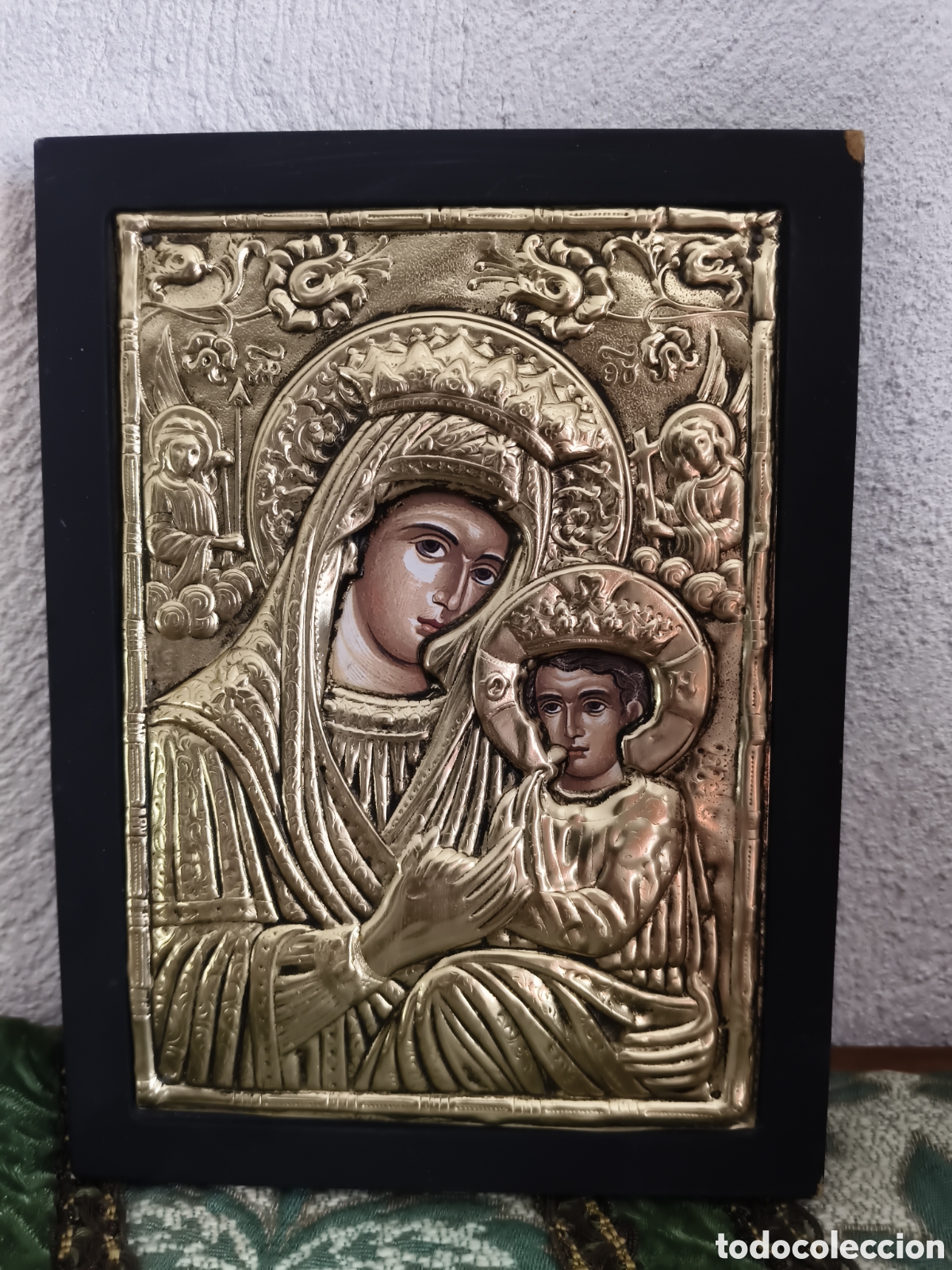 Oggetti Antichi: Cuadro icono antiguo chapado en oro con imagen de la Virgen con ni&ntilde;o Jesus mitad siglo XX