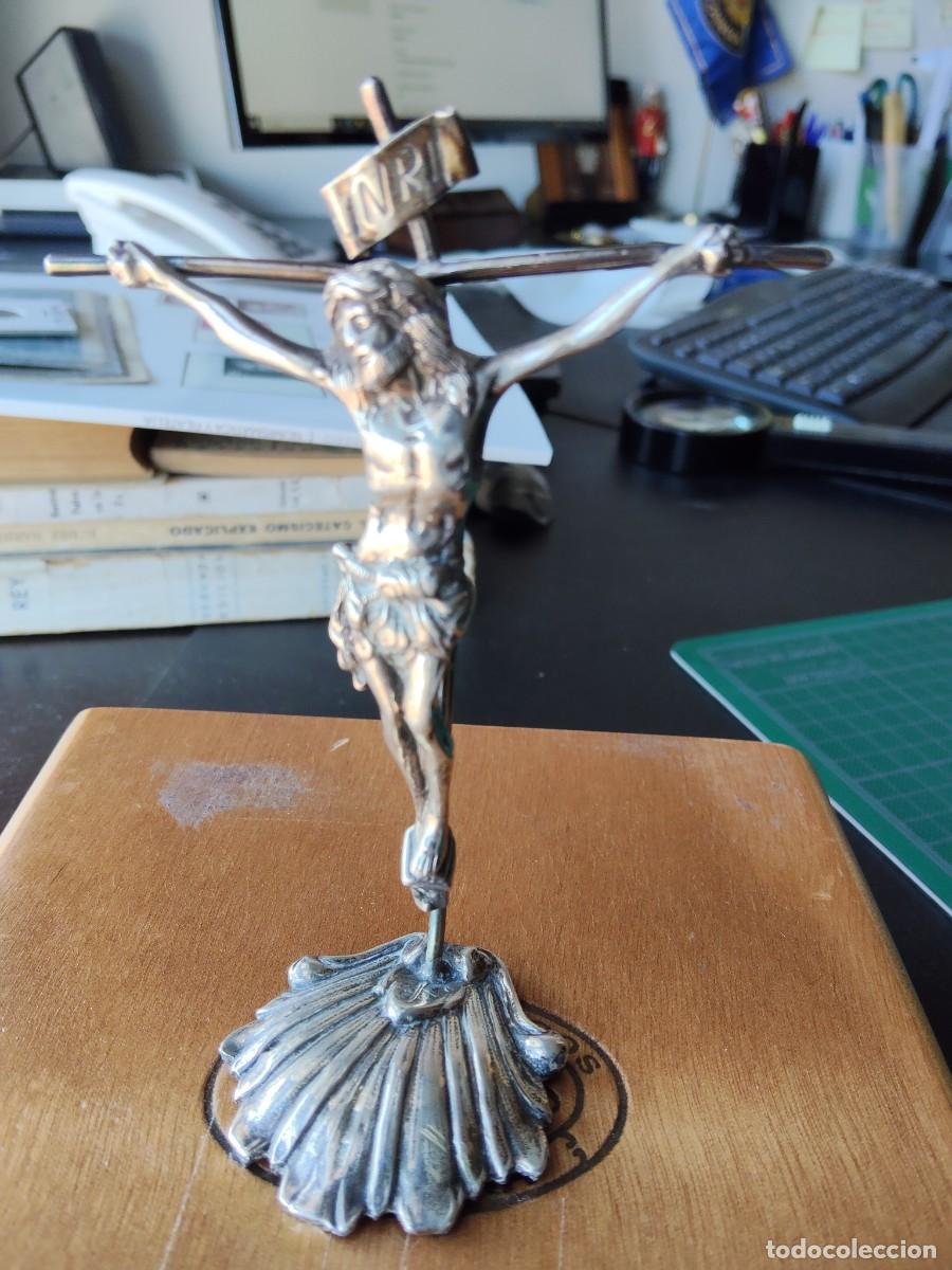 Antiguidades: CRUCIFIJO ANTIGUO DE PLATA CON PEANA