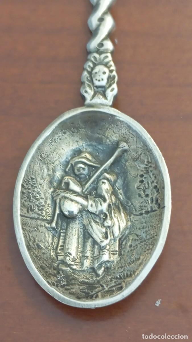 Antig&uuml;edades: Cuchara con ba&ntilde;o de plata holandesa.