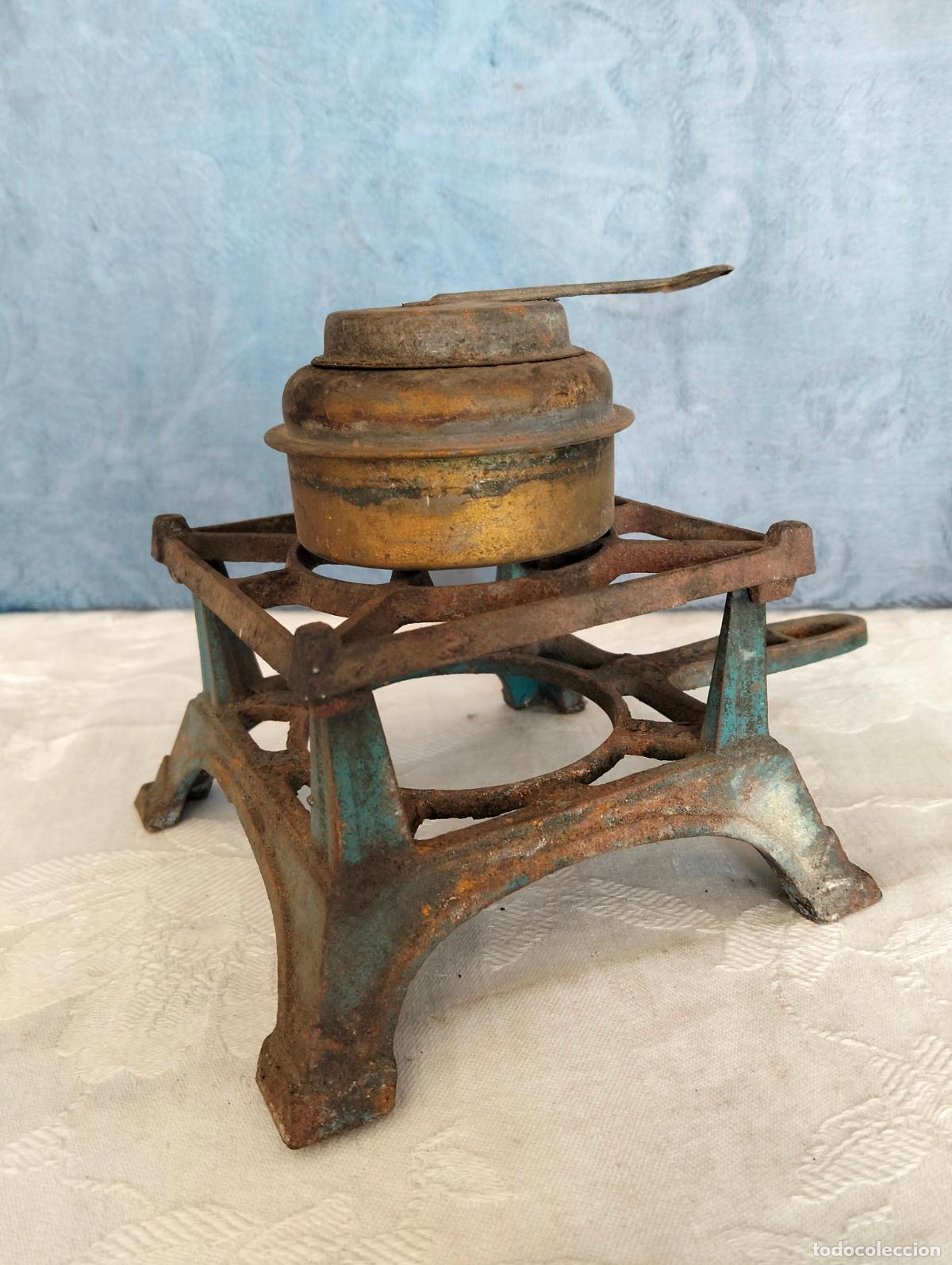 Oggetti Antichi: Fog&oacute;n antiguo infiernillo hornillo de hierro con fog&oacute;n de alcohol de los a&ntilde;os 40-50