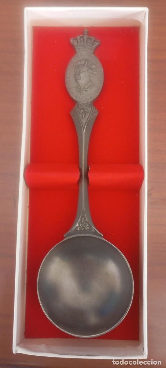 Antiques: Cuchara de peltre holand&eacute;s conmemorativa de la reina Juliana (25.&ordm; aniversario)