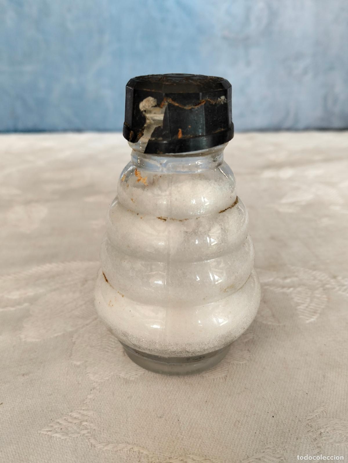 Antiguidades: Salero antiguo de cristal tap&oacute;n negro roto Productos b&uacute;falo Art Deco a&ntilde;os 50