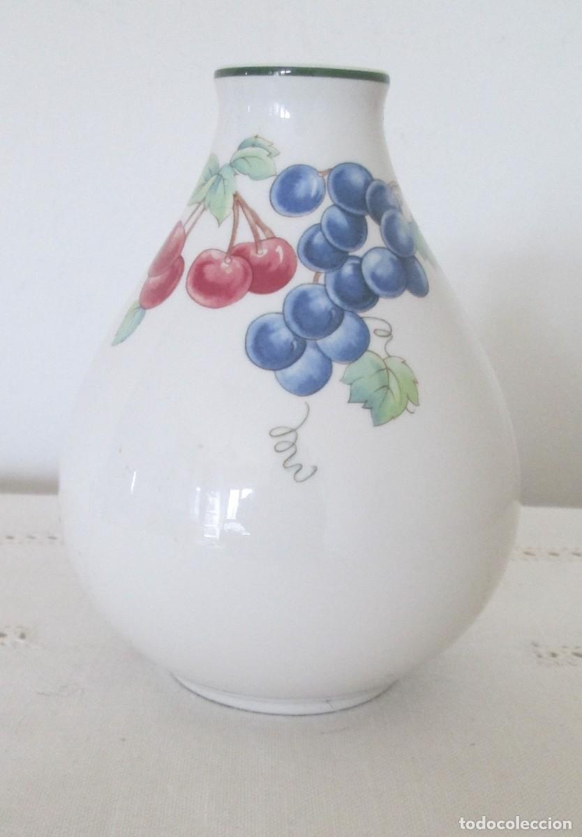 Antig&uuml;edades: Violetero en porcelana Villeroy & Boch, modelo Melina.