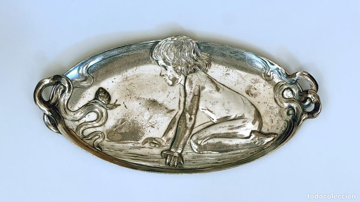 Antig&uuml;edades: Bandeja modernista de WMF en metal plateado. XIX