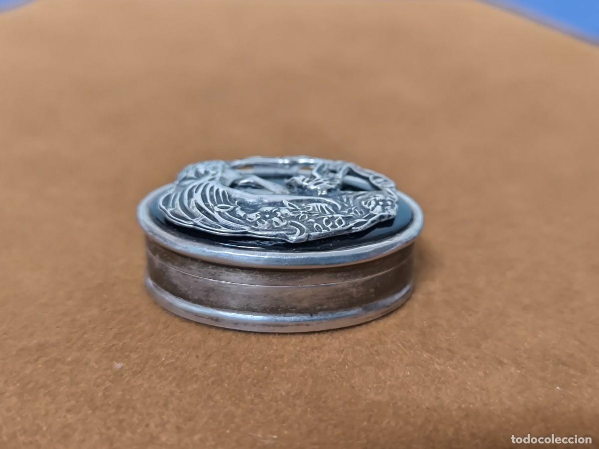 Antig&uuml;edades: CAJA PASTILLERO EN PLATA Y ONIX - Foto 2