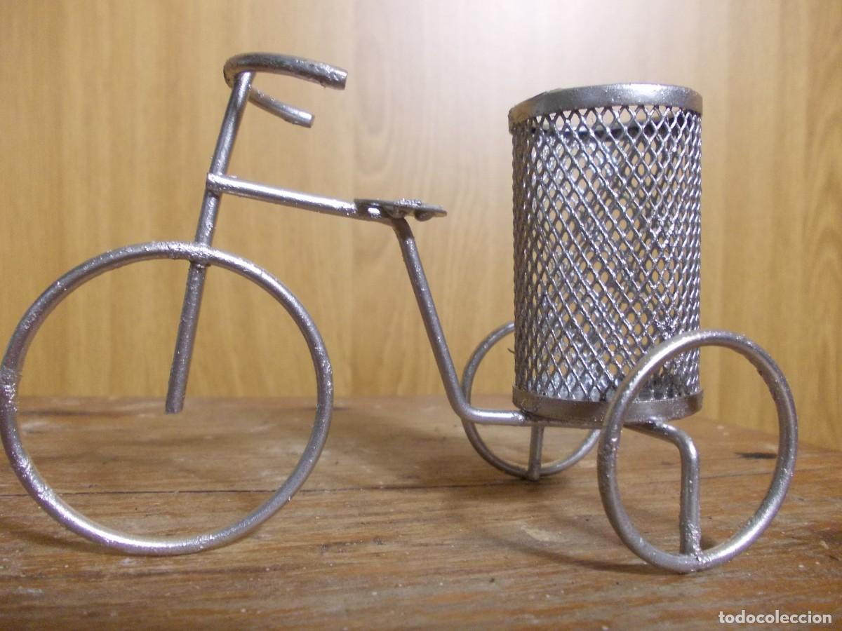 Antiques: Palillero met&aacute;lico en forma de triciclo dise&ntilde;o retro industrial cesta de malla r&uacute;stico