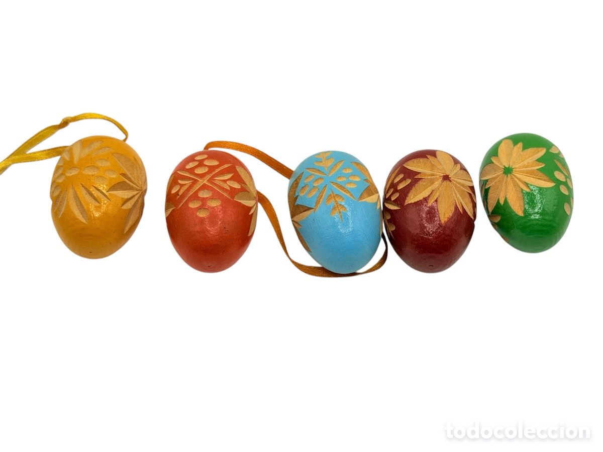 Antiguidades: Figuras de Huevos Pintados