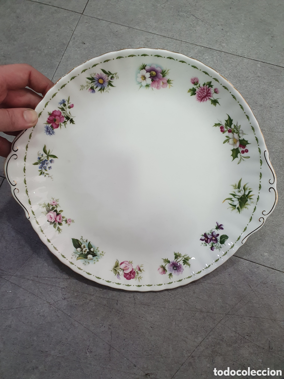 Oggetti Antichi: Fuente en porcelana Royal Albert. (L66)